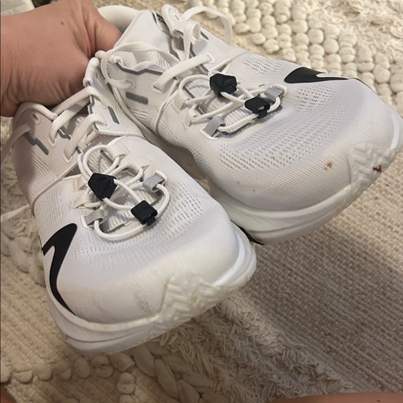 Mount To Coast R1 White Running Shoes - Picture 12 of 13